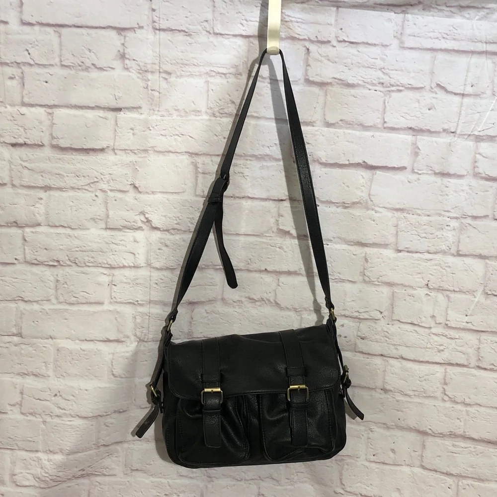Antik Kraft Black faux Leather Messenger Bag with Front Buckle Pockets. XL Used